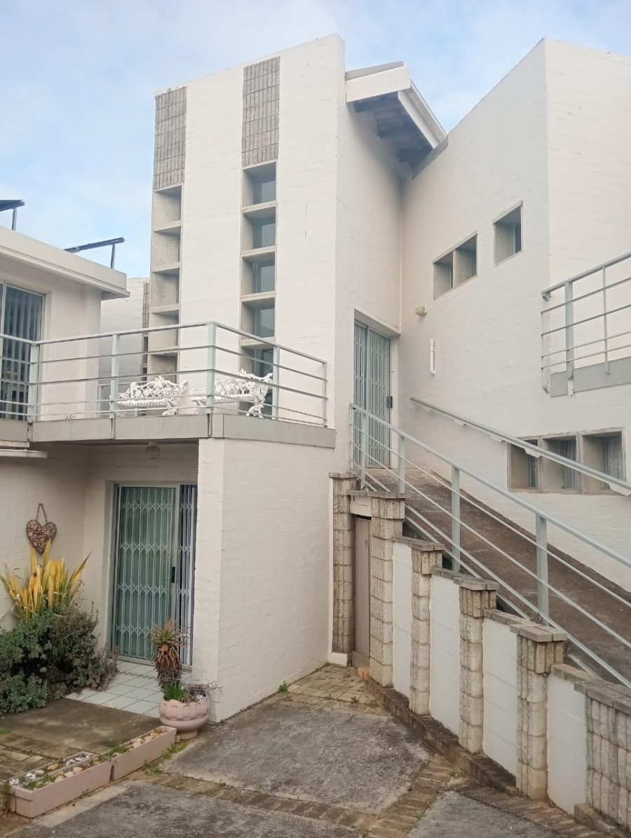 3 Bedroom Property for Sale in Wavecrest Eastern Cape